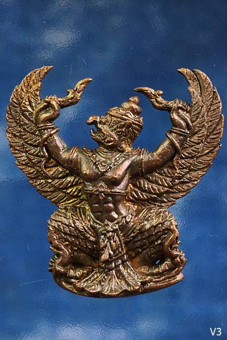 พญาครุฑเพชรกลับ รุ่น 2 หลวงพ่อผาด วัดไร่ จ.อ่างทอง เนื้อนวโลหะ ปี 2552