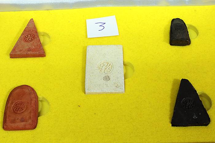 พระชุดเบญจภาคี ภ.ป.ร.เฉลิมพระเกียรติ วิทยาลัยการอาชีพ วังไกลกังวล ปี 2549 กล่องเดิมพร้อมใบเซอร์.../3