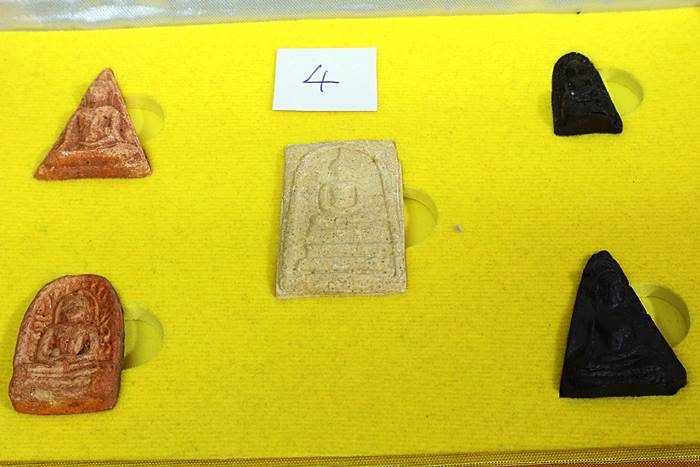 พระชุดเบญจภาคี ภ.ป.ร.เฉลิมพระเกียรติ วิทยาลัยการอาชีพ วังไกลกังวล ปี 2549 กล่องเดิมพร้อมใบเซอร์.../4