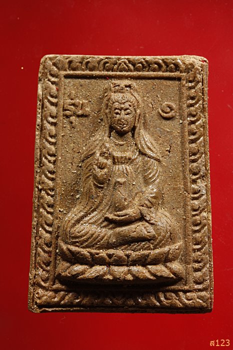 พระผงเจ้าแม่กวนอิม วัดบัวขวัญ พร้อมกล่องเดิม