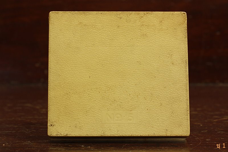 พระผงร่มฉัตร 6 องค์ 6 พิมพ์ กล่องเดิม วัดสุทัศน์ ปี39