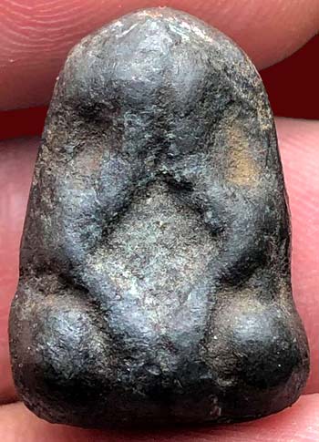 *ปิดตาหลวงปู่จันทร์ วัดบ้านยาง ราชบุรี พิมพ์หูกระต่าย เนื้อชินตะกั่ว*