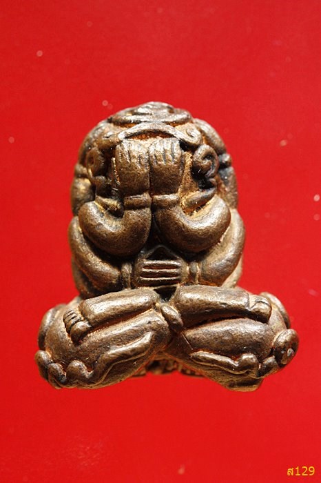 พระปิดตามหาอุตม์ หลวงปู่สิงห์ วัดศรีสุข ปี 2558 พร้อมกล่องเดิม