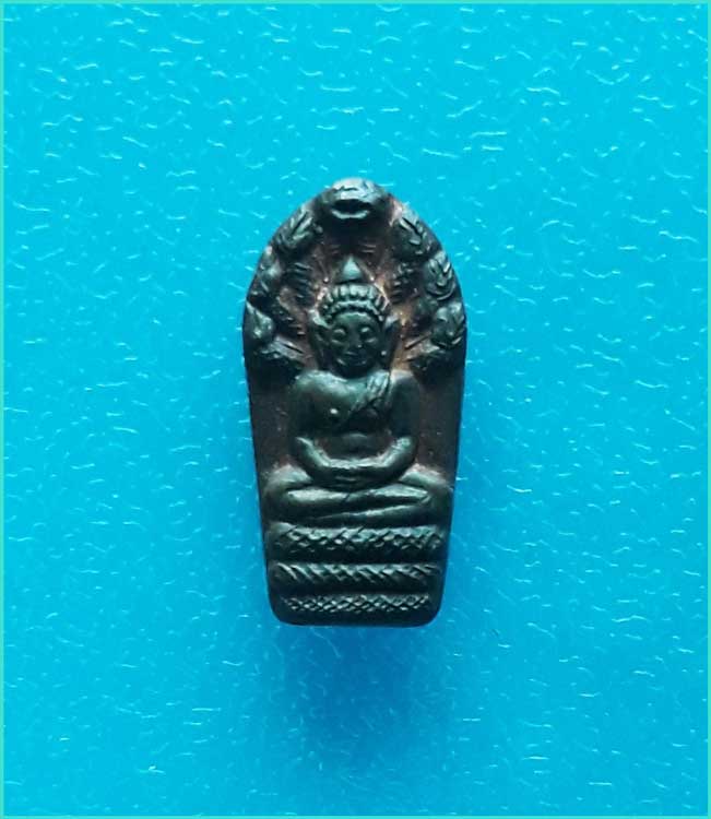 ..ลพ.หนูอินทร์ วัดป่าพุทธมงคล พระนาคปรกใบมะขามรุ่นแรก เนื้อทองแดง หลังยันต์ ปี 37..