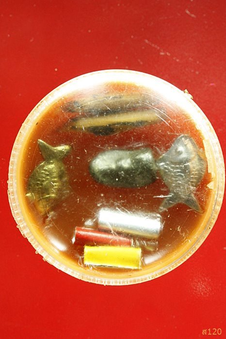 ตลับสีผึ้ง