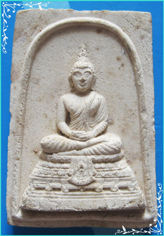 ..พระพุทธภัทรมหาโยธิน กทม พระผง พิมพ์เต็มองค์ เนื้อผงเก่าๆ หลังยันต์ รุ่น อนุสรณ์สถาน ปี 26..