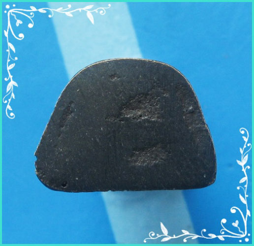 ..ลป.ปรง วัดธรรมเจดีย์ สบ..พระรูปหล่อ พิมพ์นั่งจับเข่า เนื้อทองแดงรมดำ..