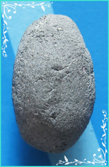 ..วัดประสาทบุญญาวาส สามเสน กทม พระพิมพ์ พระรอด พิมพ์เม็ดบัว เนื้อผงเก่าๆ หลังนูน กดโบราณ..