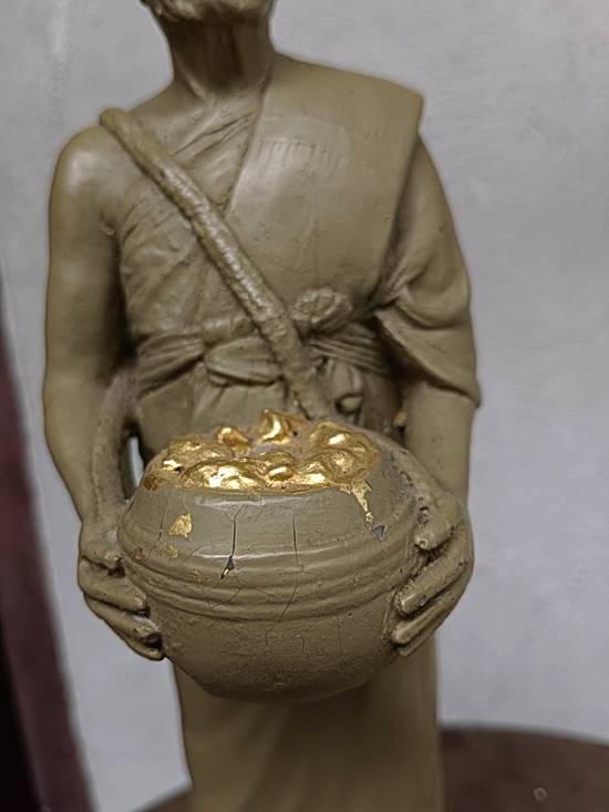 พระบูชาหลวงพ่อสด วัดพระธรรมกาย ปี2542 รุ่นพบสมบัติ สูง 11 นิ้ว
