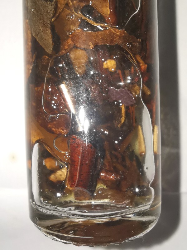 น้ำมันโสฬส น้ำมันว่าน 108 พ่อท่านคล้อย อโนโม วัดภูเขาทอง จ.พัทลุง..มีตะกรุดเงิน1ดอก