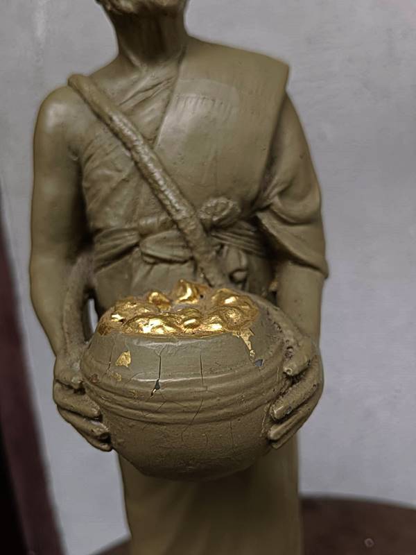 พระบูชาหลวงพ่อสด วัดพระธรรมกาย ปี2542 รุ่นพบสมบัติ สูง 11 นิ้ว