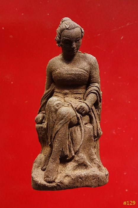 รูปหล่อแม่ตะเคียน วัดนางกุย อยุธยา เนื้อผงดินตะเคียน พร้อมกล่องเดิม...../2