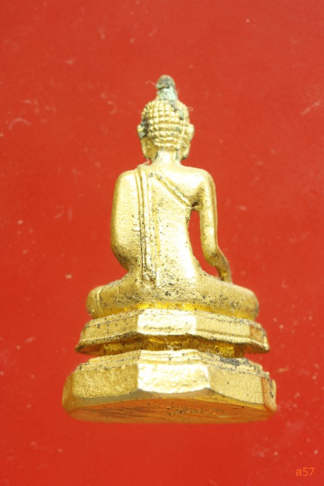 รูปหล่อหลวงพ่อศิลาแดง