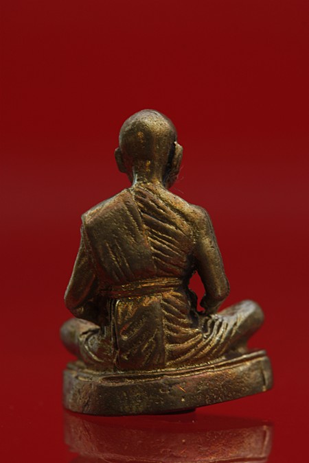 รูปหล่ออุดกริ่งหลวงพ่อขัวญ วัดบ้านไร่ จ.พิจิตร รุ่น 1