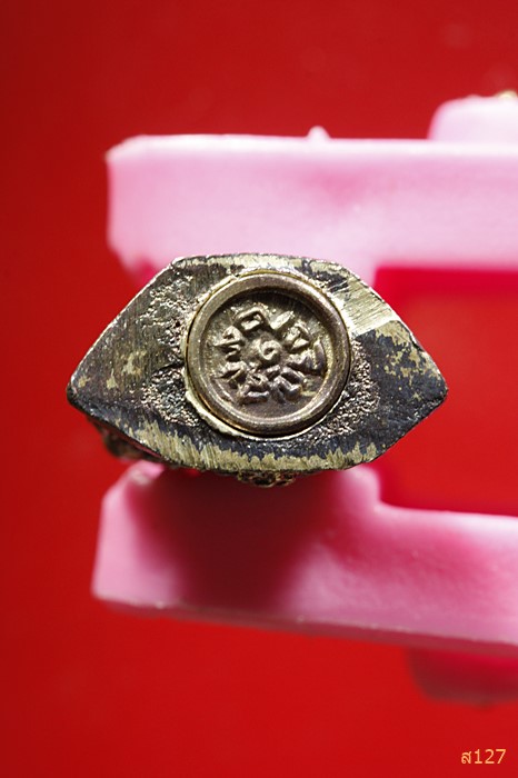 รูปหล่อพระพุทธไตรโลกนาถ เนื้อเงิน ภปร. พ.ศ.2529 รุ่นเจริญสุข 29 ...../1