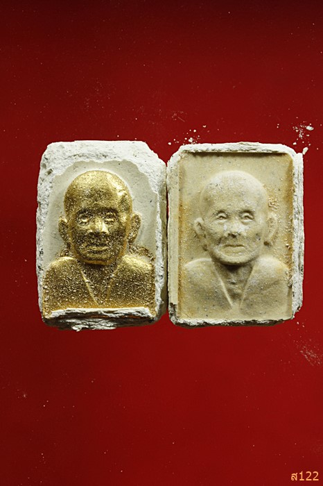 พระผงหลวงปู่บุดดา วัดกลางชูศรีเจริญสุข รุ่นเจริญสุข ปี 35 จัดให้ 2 องค์...../019