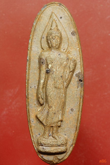 พระลีลา 25 ศตวรรษ เนื้อแร่ แร่ประทุหลายจุด