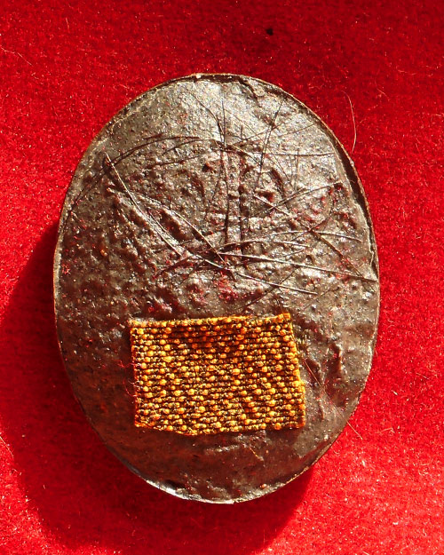    ล็อกเก็ตรูปไข่ครึ่งองค์ หลวงตาวสันต์ วัดป่าหนองหัวหมู จังหวัดอุดรธานี