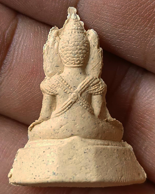 พระมหามัยมุนี เนื้อผงพุทธคุณ ขนาดสูง 3 ซ.ม. พร้อมกล่องเดิม