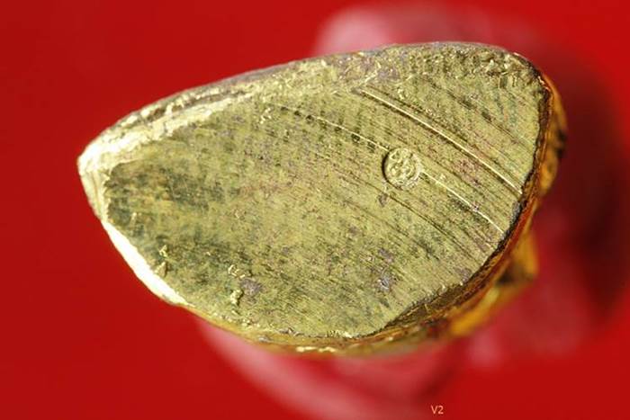 รูปเหมือนปั๊มเทพประทานพร หลวงพ่อคูณ วัดบ้านไร่ รุ่นแรก สวย คอไม่ราน ปี 2536 พร้อมกล่องเดิม..../943