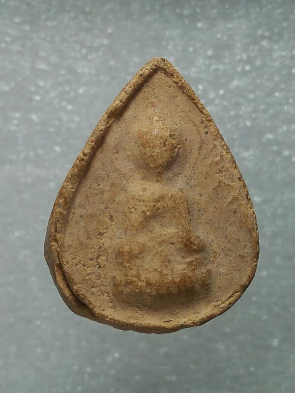 พระเนื้อผง พิมพ์หยดน้ำ