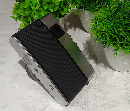 กล้องเก่า KONICA รุ่น Auto S สวย คลาสสิคบอดี้ยังสวยงามตามรูปเลยนะครับ