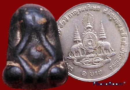 *ปิดตาหลวงปู่จันทร์ วัดบ้านยาง ราชบุรี เนื้อผงผสมว่าน*