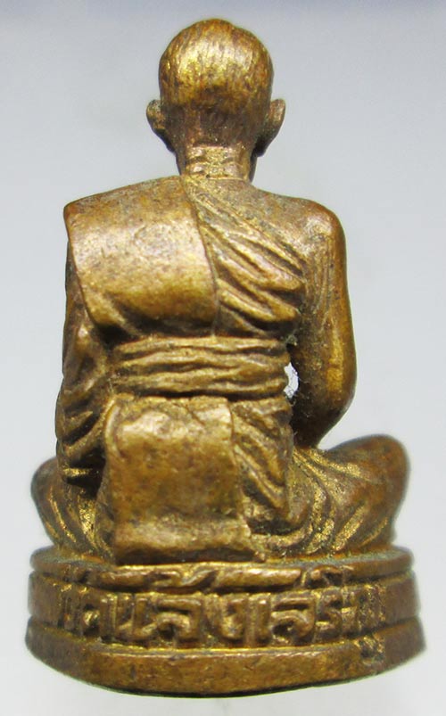 รูปหล่อหลวงพ่อนวม วัดแจ้งเจริญ ราชบุรี