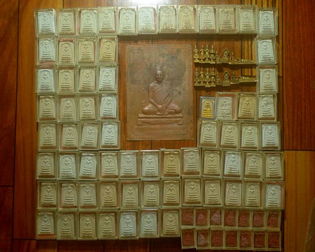 หลวงพ่อแพ วัดพิกุลทอง สิงห์บุรี 100องค์ เคาะเดียวแดง