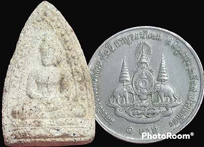 *พระพุทโธข้างเม็ด หลังยันต์ห้า เนื้อผง ปี๒๔๙๘ หลวงปู่เฮี้ยง วัดป่าฯ ชลบุรี*