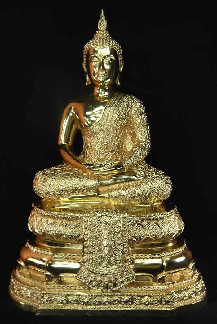 พระแก้วมรกต ทรงเครื่องฤดูฝน 