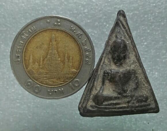 พระนางพญา เนื้อผงใบลาน