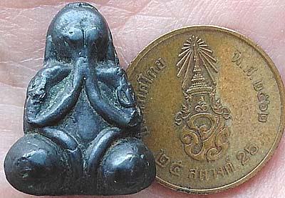 *พระปิดตาหลวงพ่อมี วัดทรงคนอง นครปฐม เนื้อเมฆพัตร ปี๒๔๖๐*