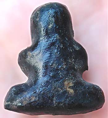 *พระปิดตา พิมพ์เล็ก เนื้อผงจุ่มรักดำ หลวงพ่อทองสุข วัดสะพานสูง นนทบุรี*