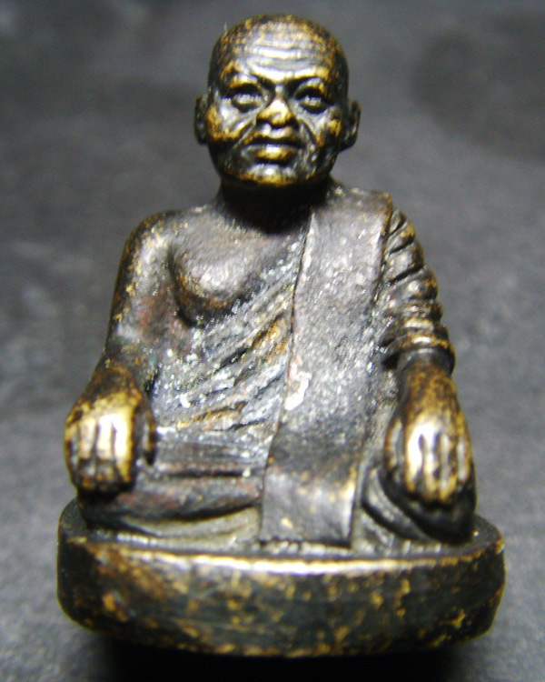 รูปหล่อหลวงพ่อเปรื่อง  วัดบางคลานรุ่น2 ปี37  สภาพสวยผิวเดิม