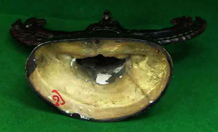 พญาครุฑกางปีก เนื้อโลหะผิวดำ เครื่องหมายแห่งสิทธิอำนาจและความเป็นมงคล 