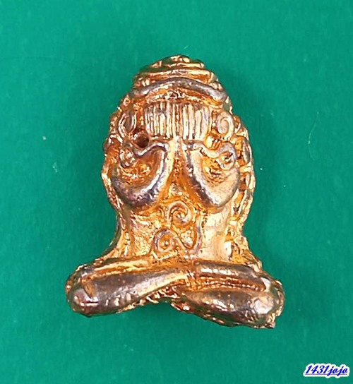 พระปิดตามหาลาภยันต์ยุ่ง หลวงพ่อสงฆ์ วัดเจ้าฟ้าศาลาลอย จ.ชุมพร ปี 2519 แยกชุดเนื้อตะกั่วกะไหล่ทอง