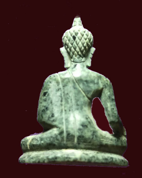 พระหินแม่น้ำโขงหลวงปู่อุ่นหล้า วัดป่าแก้วชุมพล จังหวัดสกลนคร