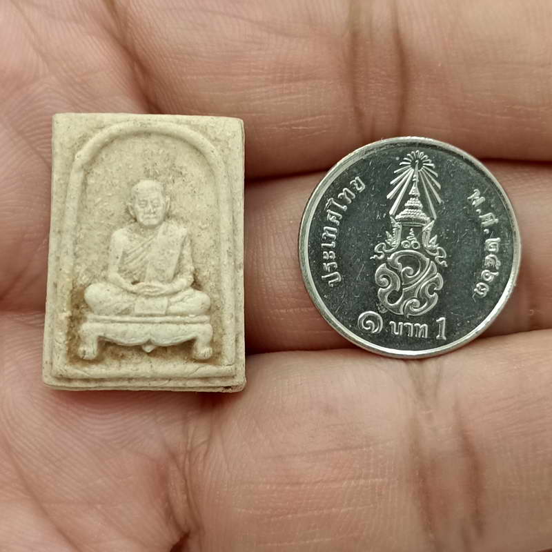 พระผงพรายกุมารพิมพ์เล็ก รูปเหมือนหลวงปู่ทิม วัดละหารไร่ จ.ระยอง ปี 2537 สภาพสวยเดิม
