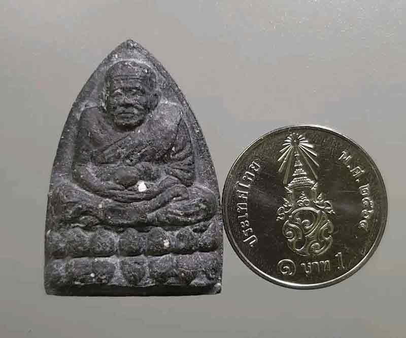 หลวงปู่ทวดหลังพระพิฆเนศ ปีพ.ศ 2543