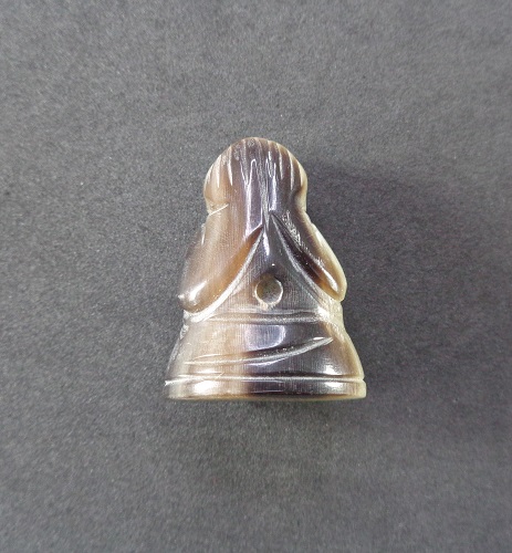 พระปิดตาแกะจากเขาควายเผือก ขนาดกว้าง 2 ซม. สูง 2.5 ซม. สวยครับ