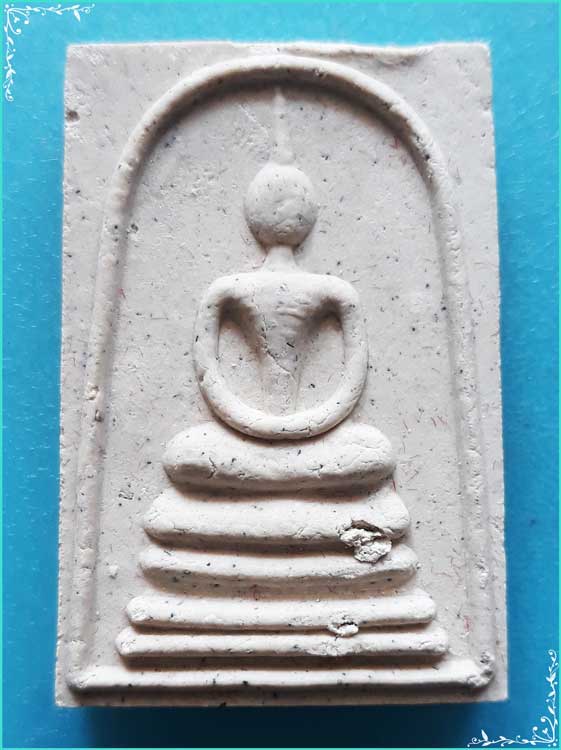 ..พระสมเด็จ พิมพ์สี่ชั้น เนื้อผงเก่าๆ หลังยันต์ หงส์มอญ..