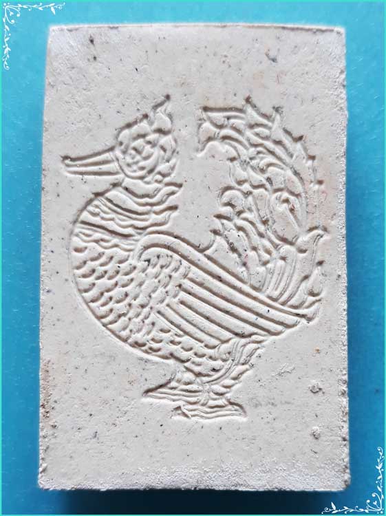 ..พระสมเด็จ พิมพ์สี่ชั้น เนื้อผงเก่าๆ หลังยันต์ หงส์มอญ..