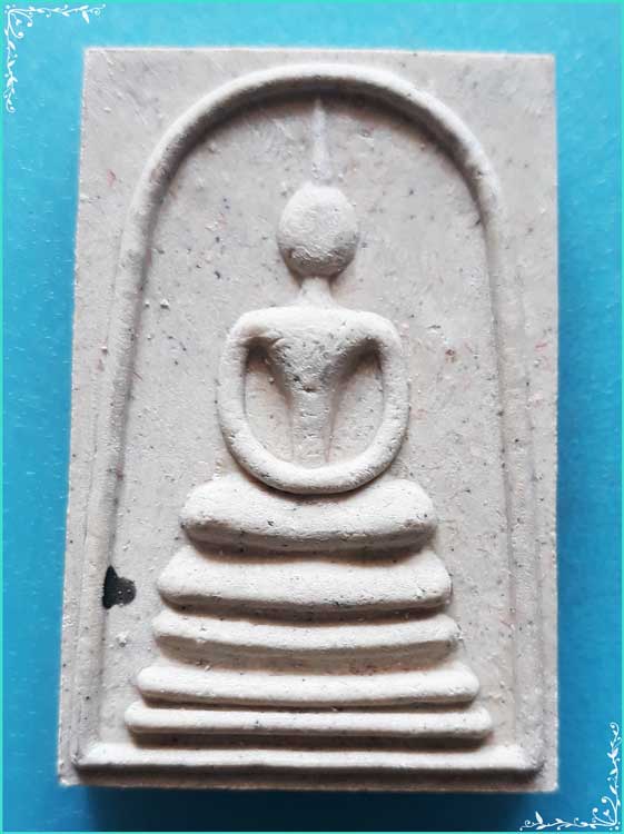 ..พระสมเด็จ พิมพ์สี่ชั้น เนื้อผงเก่าๆ หลังยันต์ หงส์มอญ..