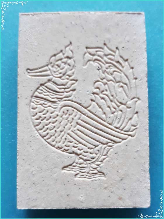 ..พระสมเด็จ พิมพ์สี่ชั้น เนื้อผงเก่าๆ หลังยันต์ หงส์มอญ..