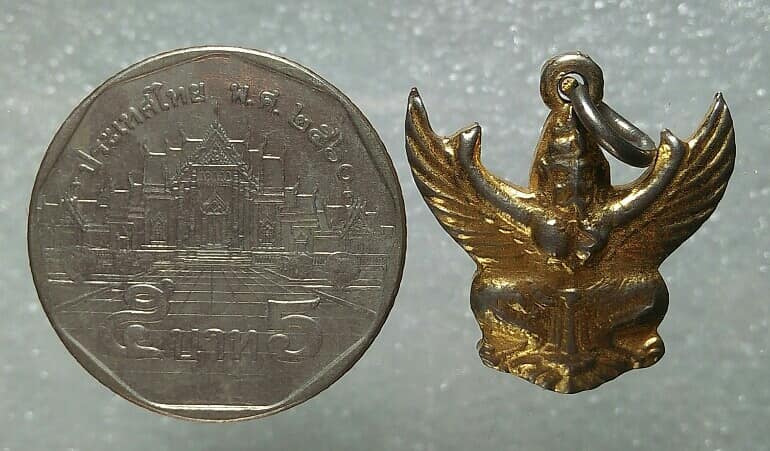 พญาครุฑ อาจารย์วราห์ วัดโพธิ์ทอง ปี ๓๙ หลังตรากาญจนาภิเษก  2 องค์ 