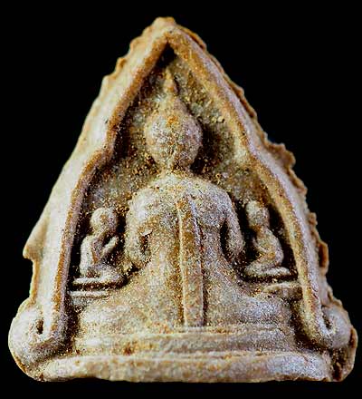 พระชัยวัฒน์ เนื้อผง วัดราชบพิธ ปี 2513 พร้อมบัตรรับรองพระแท้ครับ