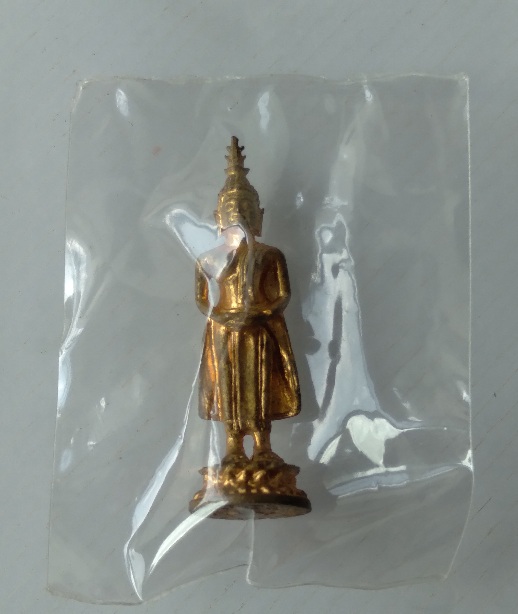 รูปหล่อยืนหลวงพ่อแก่นจันทร์