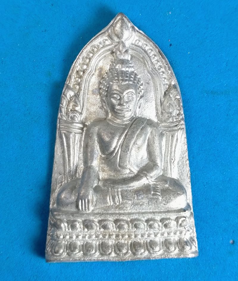 พระพุทธชินราชใบเสมา เนื้อชินเงิน (ปรอทขาว) รุ่นประทานพร ปี 2547 พร้อมกล่องเดิม