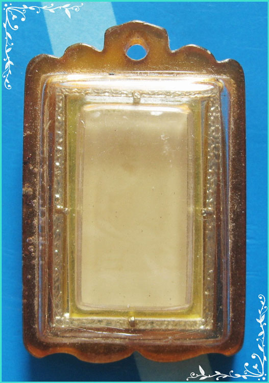 ..ลพ.ขอม วัดไผ่โรงวัว ล็อคเก็ต ซีเปีย เต็มองค์ หลังยันต์ เลี่ยมเดิม..